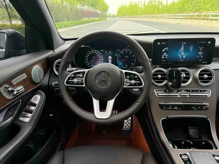 Mercedes-Benz GLC 2021 Model GLC 300 L 4MATIC Dynamic Model – фото 12