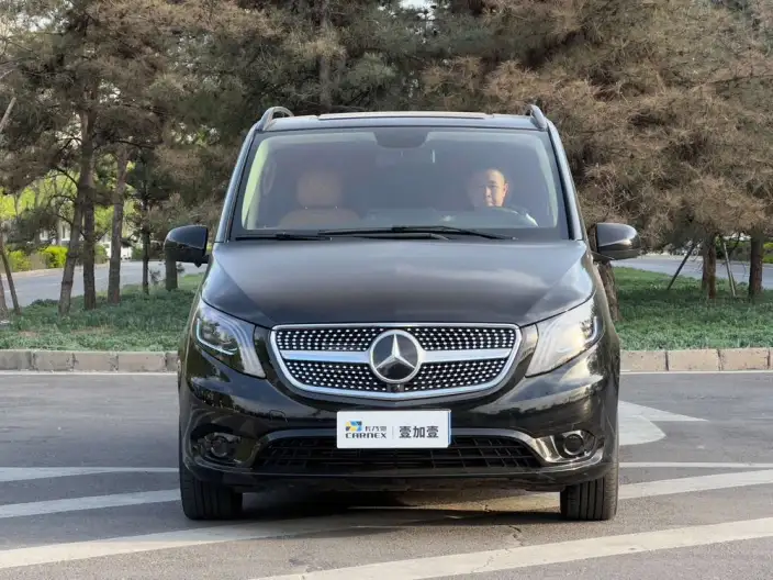 Viano 2021 Model 2.0T Elite Edition 7 seat – фото 2