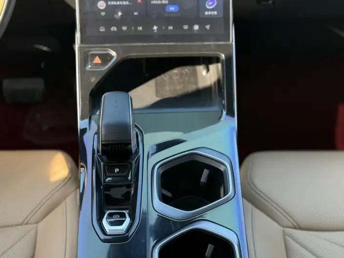 Geely Boyue L 2024 Model 1.5TD DCT Premium Edition – фото 13