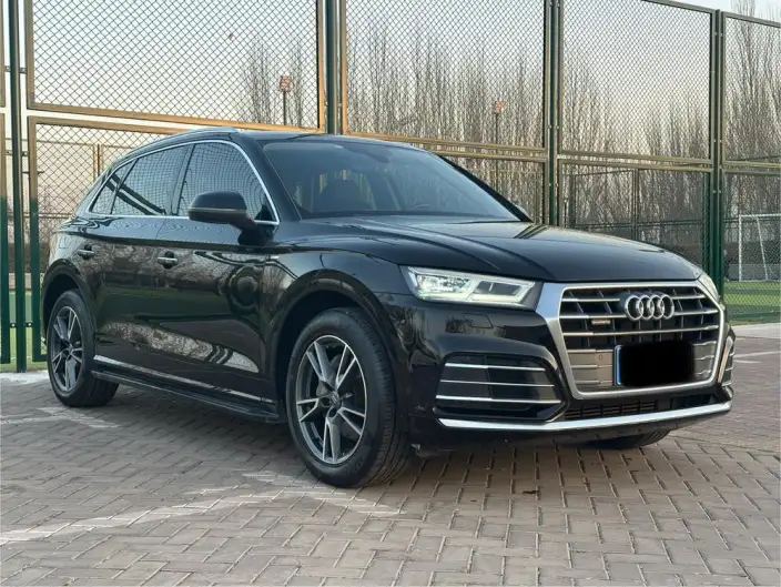 Audi Q5L 2020 Model Facelift 40 TFSI Rong Xiang Fashion Model – фото 3