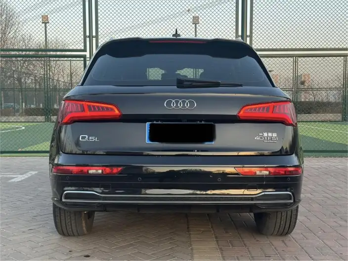 Audi Q5L 2020 Model Facelift 40 TFSI Rong Xiang Fashion Model – фото 5