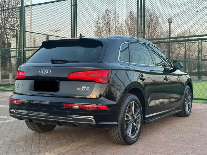Audi Q5L 2020 Model Facelift 40 TFSI Rong Xiang Fashion Model – фото 6
