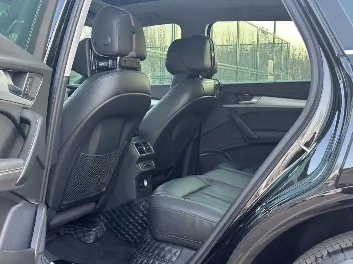 Audi Q5L 2020 Model Facelift 40 TFSI Rong Xiang Fashion Model – фото 10