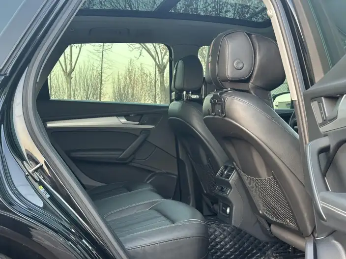 Audi Q5L 2020 Model Facelift 40 TFSI Rong Xiang Fashion Model – фото 11