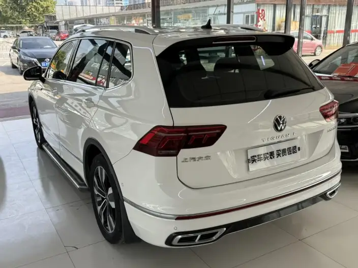 Volkswagen Tiguan L 2022 Model 330TSI Automatic 2WD R-Line Enjoy the version more – фото 4
