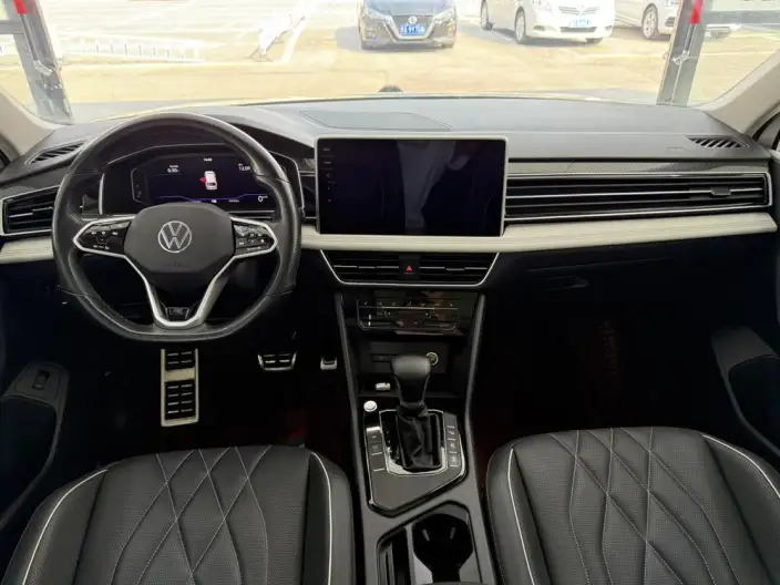 Volkswagen Tiguan L 2022 Model 330TSI Automatic 2WD R-Line Enjoy the version more – фото 10