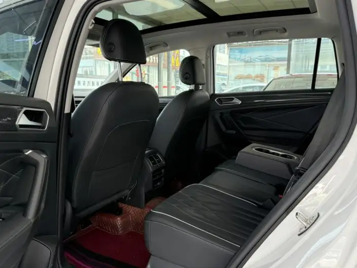 Volkswagen Tiguan L 2022 Model 330TSI Automatic 2WD R-Line Enjoy the version more – фото 13