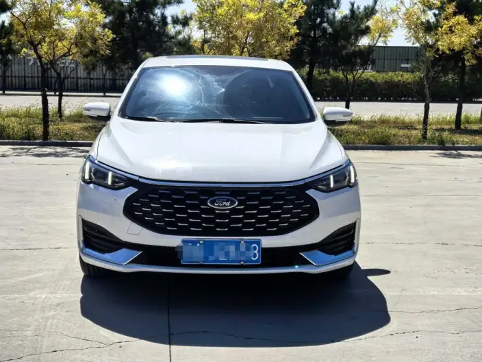 Ford Escort 2021 Model 1.5L Automatic Diamond Edition – фото 2