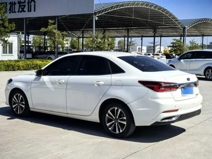 Ford Escort 2021 Model 1.5L Automatic Diamond Edition – фото 4
