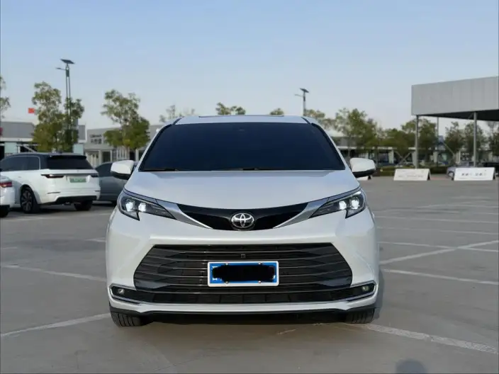 Toyota Sienna 2026 Model Hybrid 2.5L 4WD Premium – фото 2