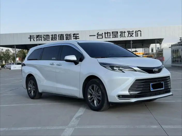 Toyota Sienna 2026 Model Hybrid 2.5L 4WD Premium – фото 3