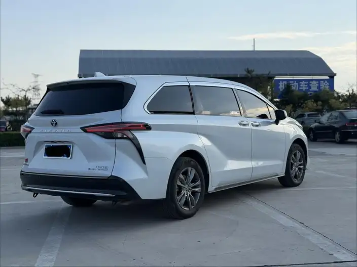 Toyota Sienna 2026 Model Hybrid 2.5L 4WD Premium – фото 7