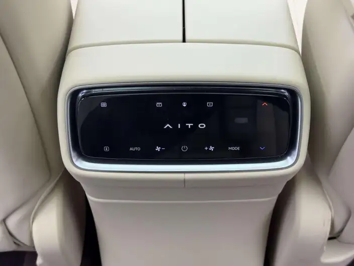 Aito M9 2024 Model EV Ultra VI seat Edition – фото 12