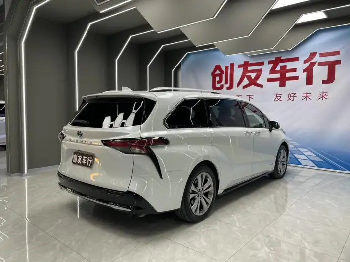 Toyota Sienna 2023 Model Facelift Hybrid 2.5L Platinum edition – фото 6