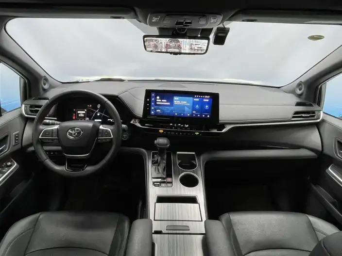 Toyota Sienna 2023 Model Facelift Hybrid 2.5L Platinum edition – фото 7