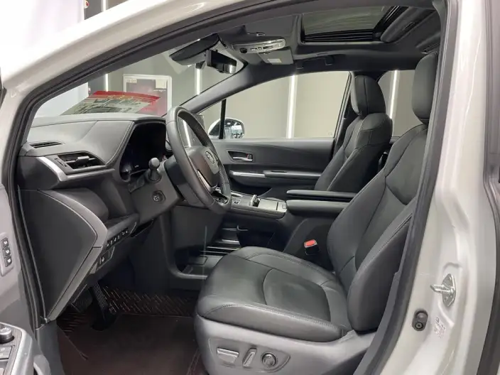 Toyota Sienna 2023 Model Facelift Hybrid 2.5L Platinum edition – фото 11