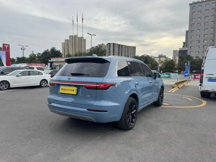 Li Auto ONE 2021 Model Extended Range 6 seat Edition – фото 6