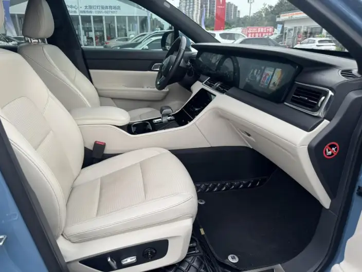 Li Auto ONE 2021 Model Extended Range 6 seat Edition – фото 16