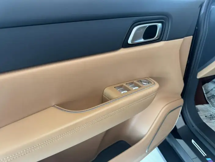 Li Auto ONE 2021 Model Extended Range 6 seat Edition – фото 13