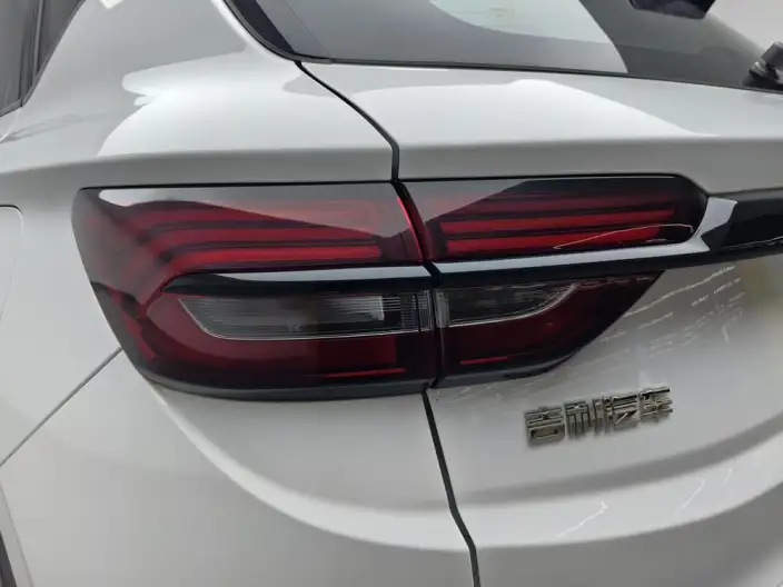 Geely Binyue 2021 Model 240T DCT Diamond Edition – фото 13