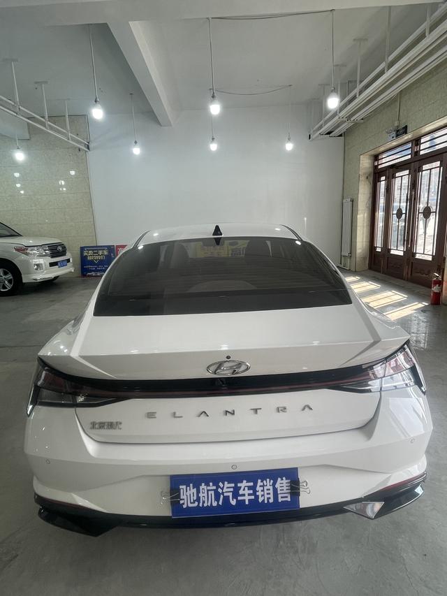 Hyundai Elantra 2021 1.5L CVT LUX Premium – фото 6