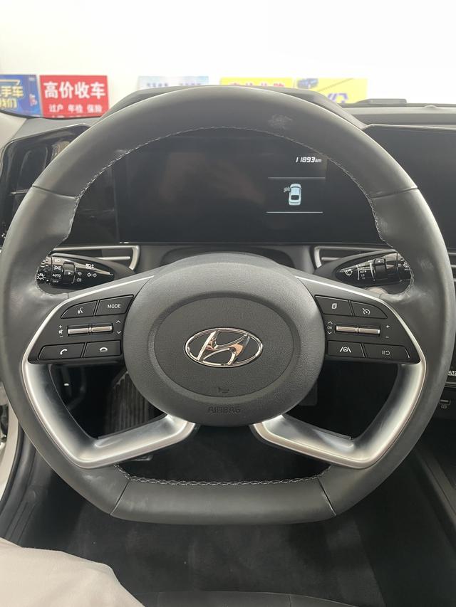 Hyundai Elantra 2021 1.5L CVT LUX Premium – фото 7