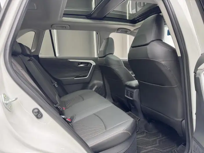 Toyota RAV4 2024 Model Intelligent Hybrid 2.5L E-CVT 2WD Elite PLUS Edition – фото 13