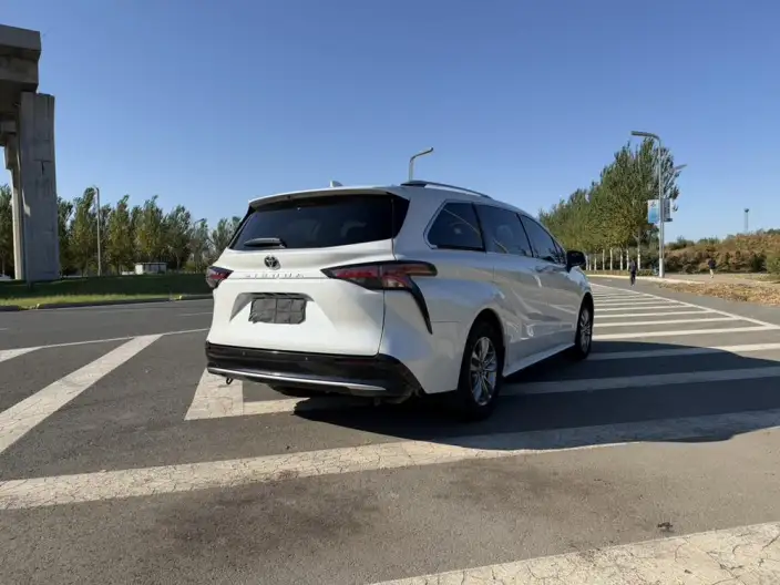 Toyota Sienna 2024 Model Hybrid 2.5L Comfort Edition – фото 6