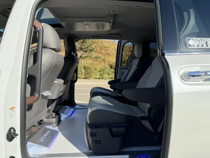 Toyota Sienna 2024 Model Hybrid 2.5L Comfort Edition – фото 18