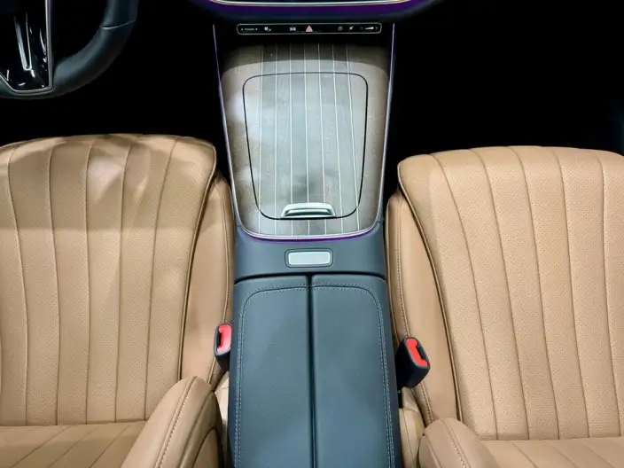 Mercedes-Benz E-Class 2024 Model E 300 L Fashion Model sedan – фото 17