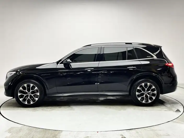 Mercedes-Benz GLC 2025 Model GLC 260 L 4MATIC Dynamic Model 5 seat