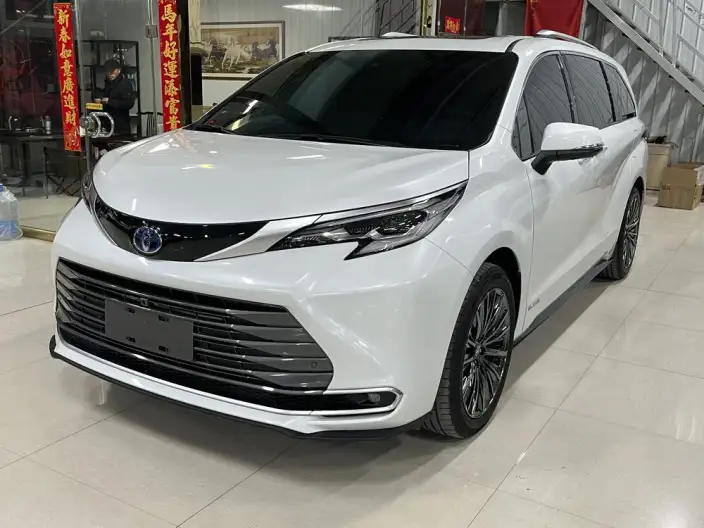 Toyota Sienna 2023 Model Hybrid 2.5L Premium Edition – фото 1