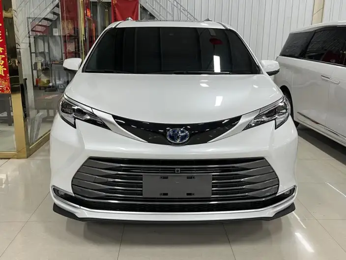 Toyota Sienna 2023 Model Hybrid 2.5L Premium Edition – фото 2