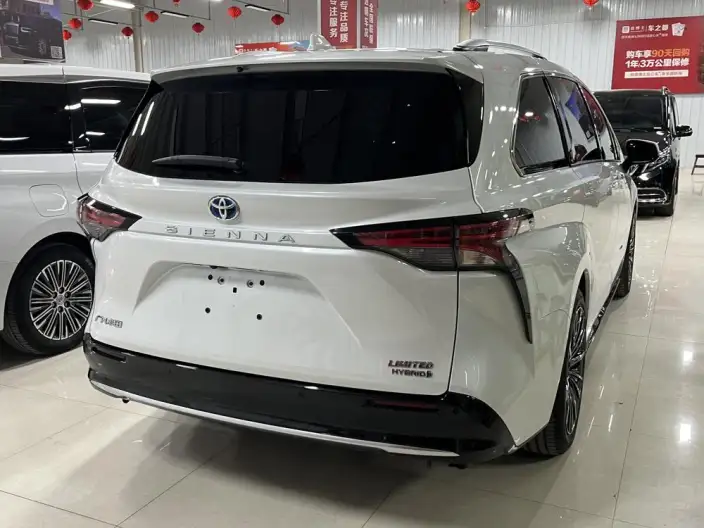 Toyota Sienna 2023 Model Hybrid 2.5L Premium Edition – фото 6