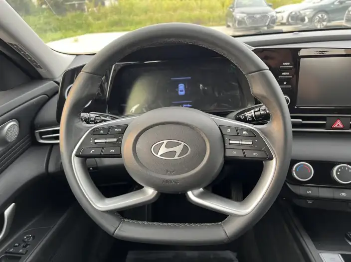 Hyundai Ioniq 2023 Model 1.5L CVT GLX Elite Edition – фото 12