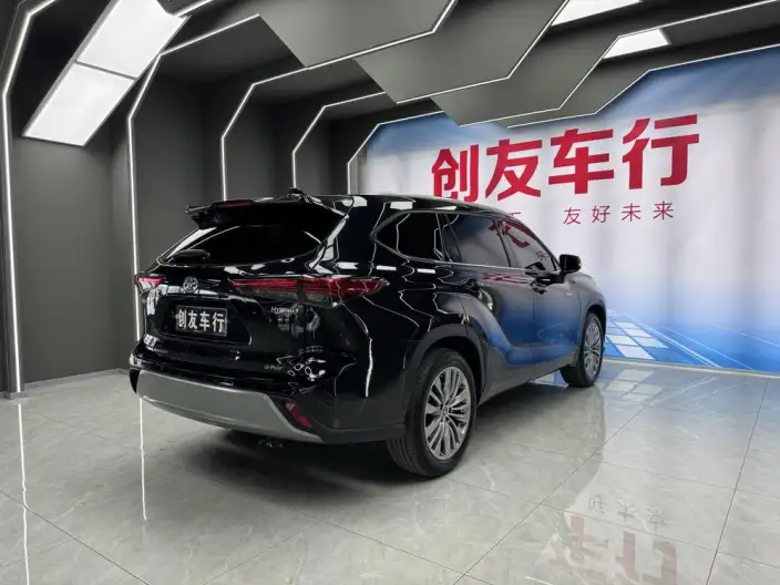 Toyota Highlander 2022 Model Hybrid 2.5L 4WD Premium Edition 7 seat – фото 6
