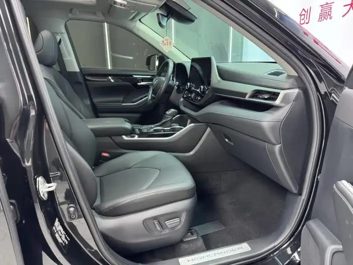 Toyota Highlander 2022 Model Hybrid 2.5L 4WD Premium Edition 7 seat – фото 7