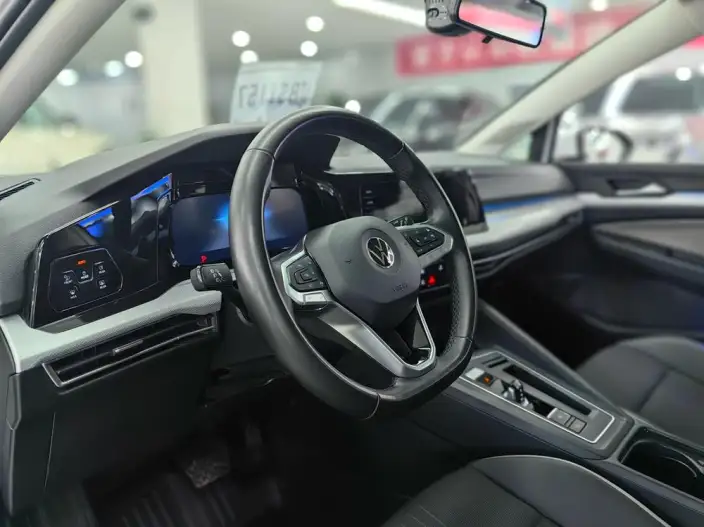 Volkswagen Golf 2021 Model 280TSI DSG Pro – фото 9