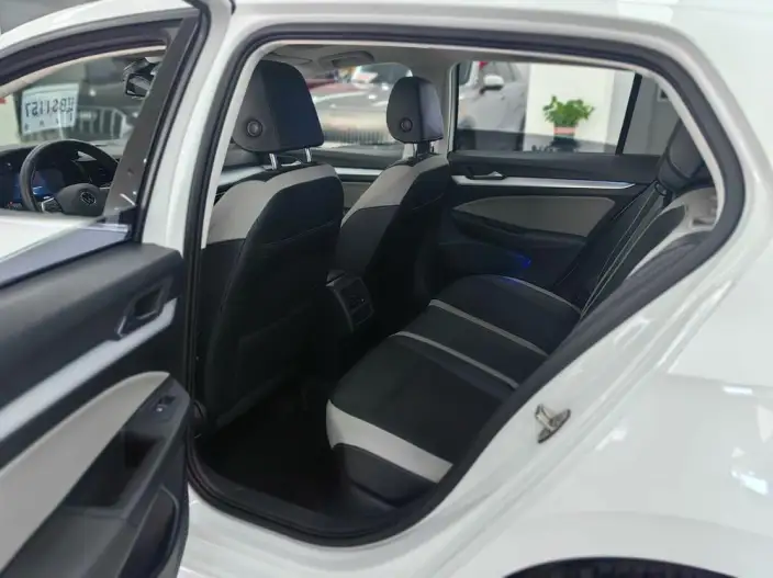 Volkswagen Golf 2021 Model 280TSI DSG Pro – фото 11