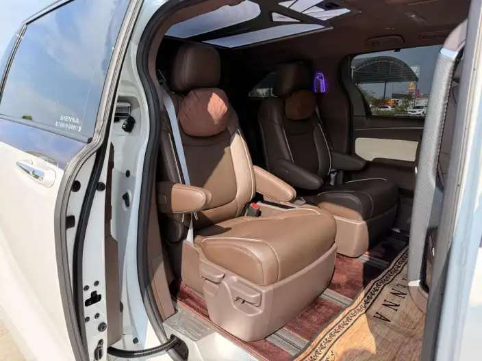 Toyota Sienna 2024 Model Hybrid 2.5L Comfort Edition – фото 7