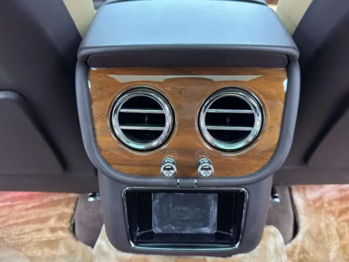 Bentayga PHEV 2021 Model 3.0T PHEV – фото 8