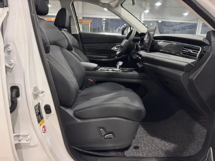 Changan CS75 2026 Model PRO 1.5T DCT Exclusive Model 7 seat – фото 21