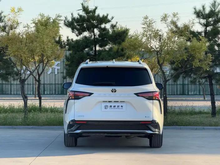 Granvia 2024 Model Intelligent Hybrid 2.5L 2WD Noble PLUS Edition – фото 5