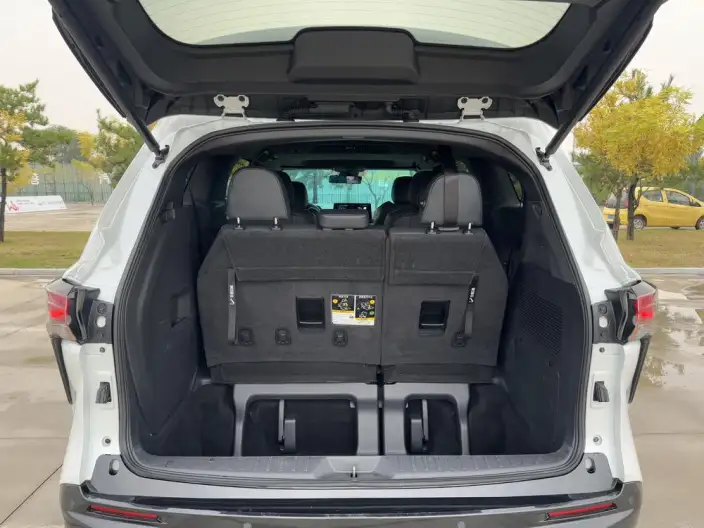 Granvia 2024 Model Intelligent Hybrid 2.5L 2WD Noble PLUS Edition – фото 22