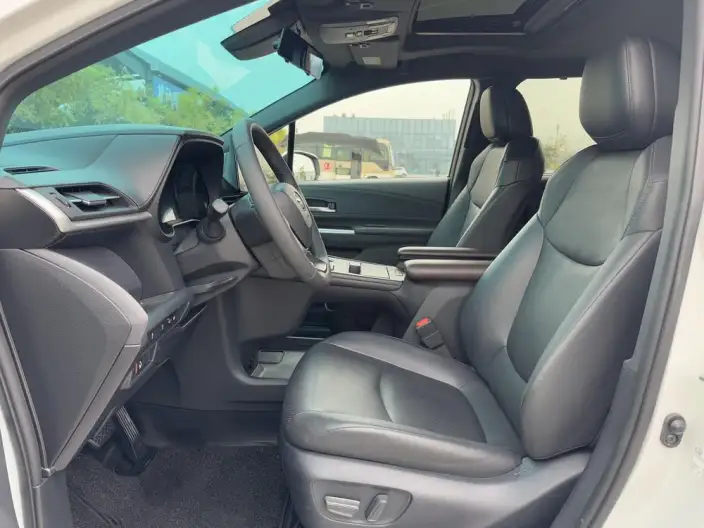 Granvia 2024 Model Intelligent Hybrid 2.5L 2WD Noble PLUS Edition – фото 26