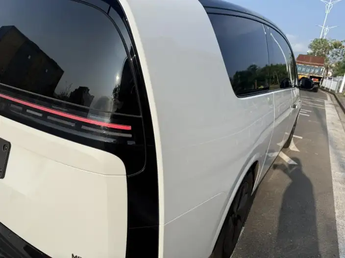 Li Auto MEGA 2025 Model Home Family Special Edition – фото 7