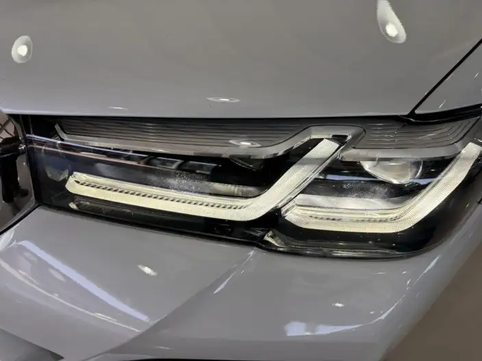 BMW 5 Series PHEV 2022 Model 535Le Luxury Set – фото 10