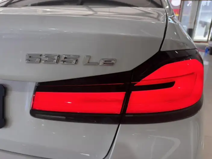 BMW 5 Series PHEV 2022 Model 535Le Luxury Set – фото 11