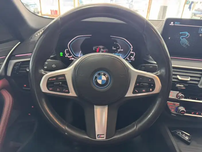 BMW 5 Series PHEV 2022 Model 535Le Luxury Set – фото 16