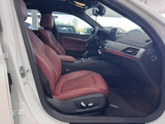 BMW 5 Series PHEV 2022 Model 535Le Luxury Set – фото 19